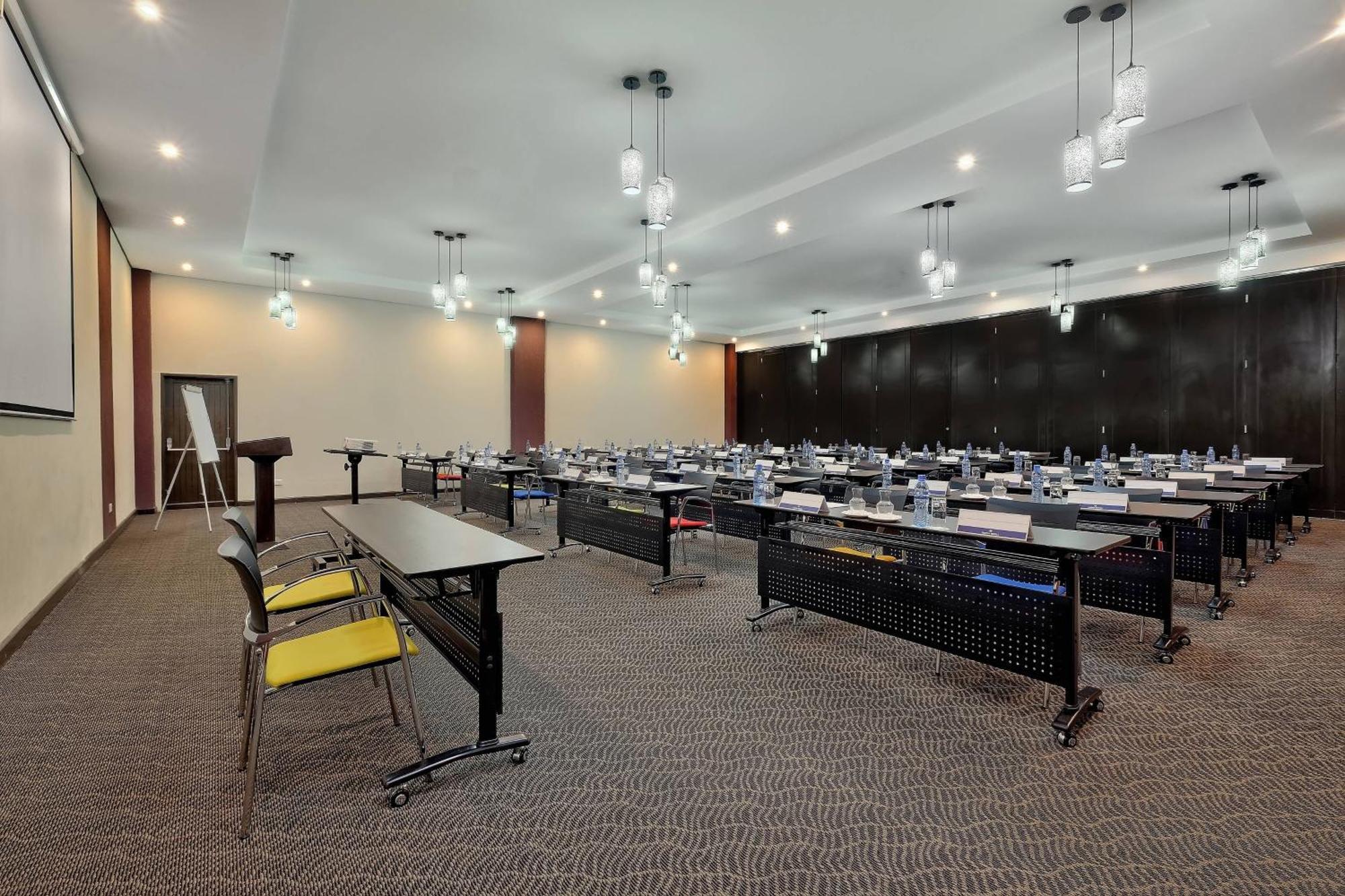 Protea Hotel By Marriott Ndola Esterno foto