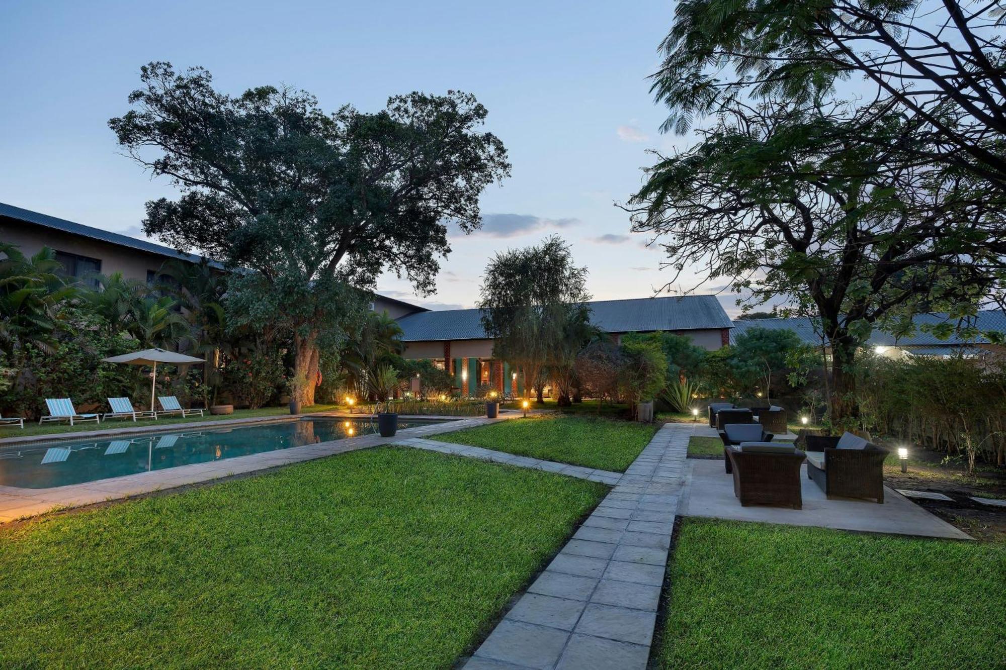 Protea Hotel By Marriott Ndola Esterno foto