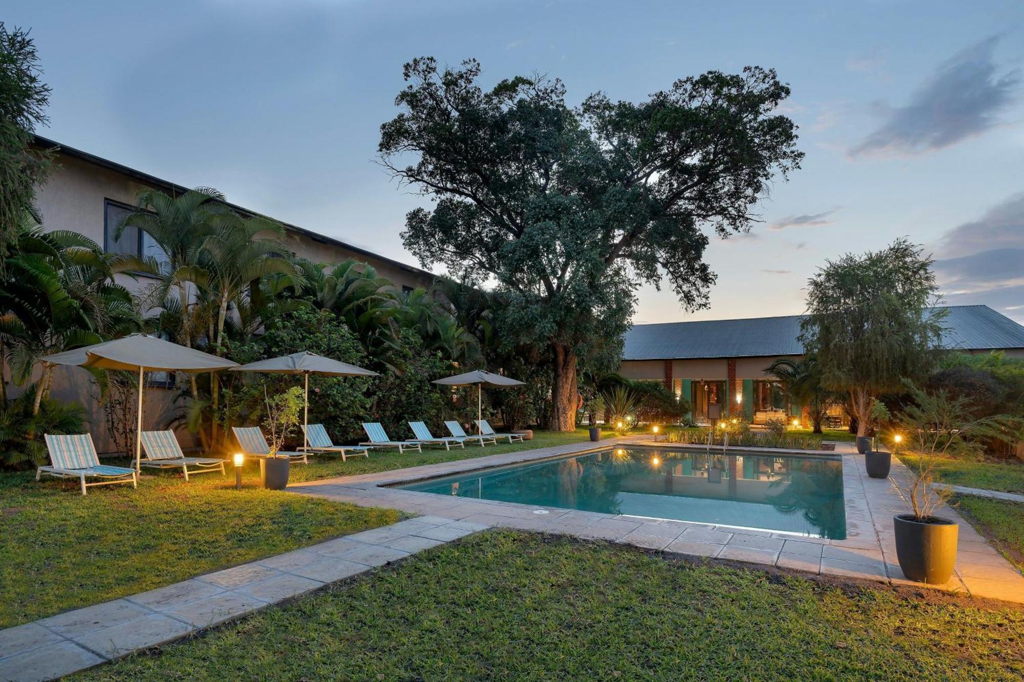 Protea Hotel By Marriott Ndola Esterno foto
