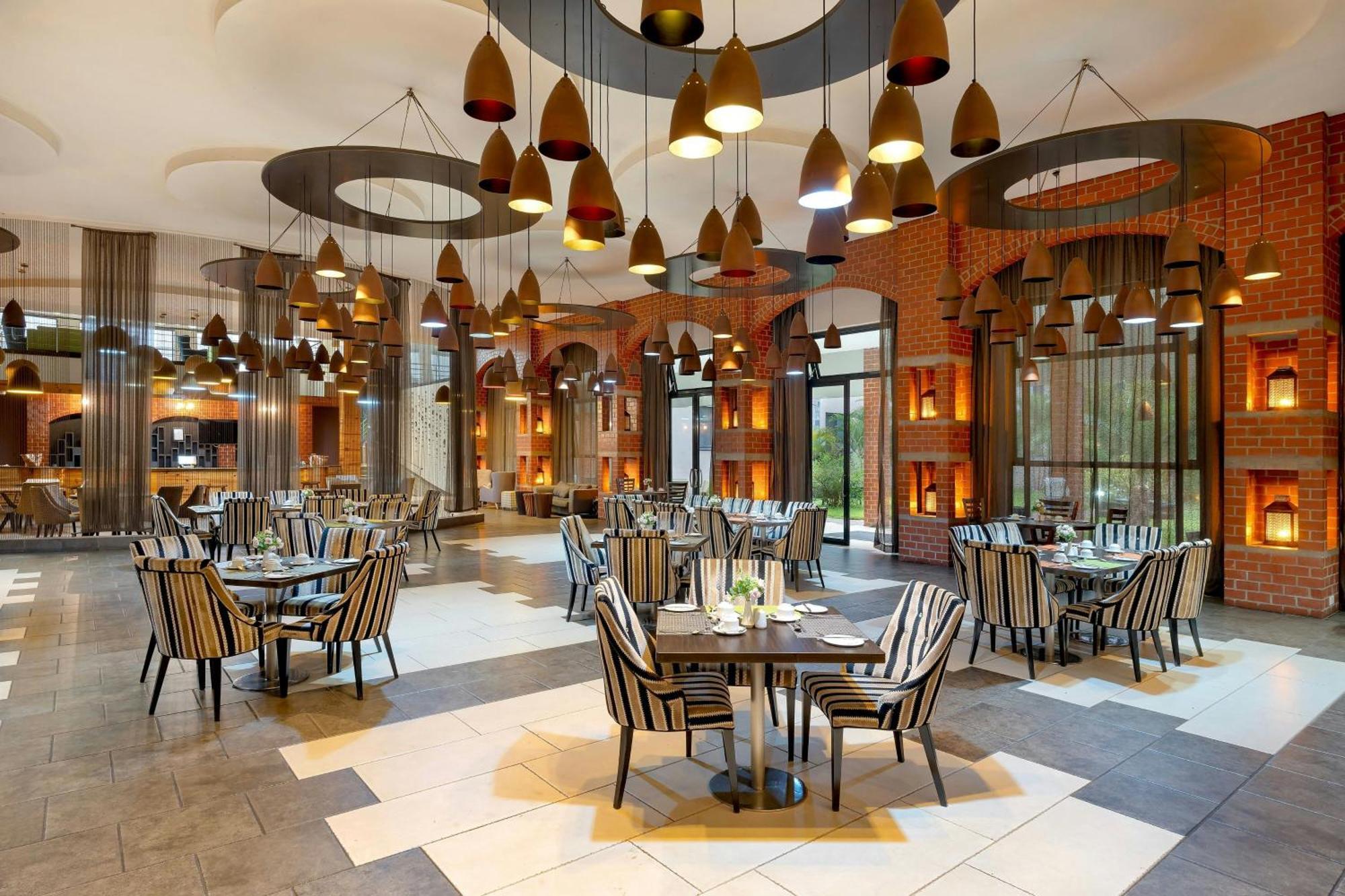 Protea Hotel By Marriott Ndola Esterno foto