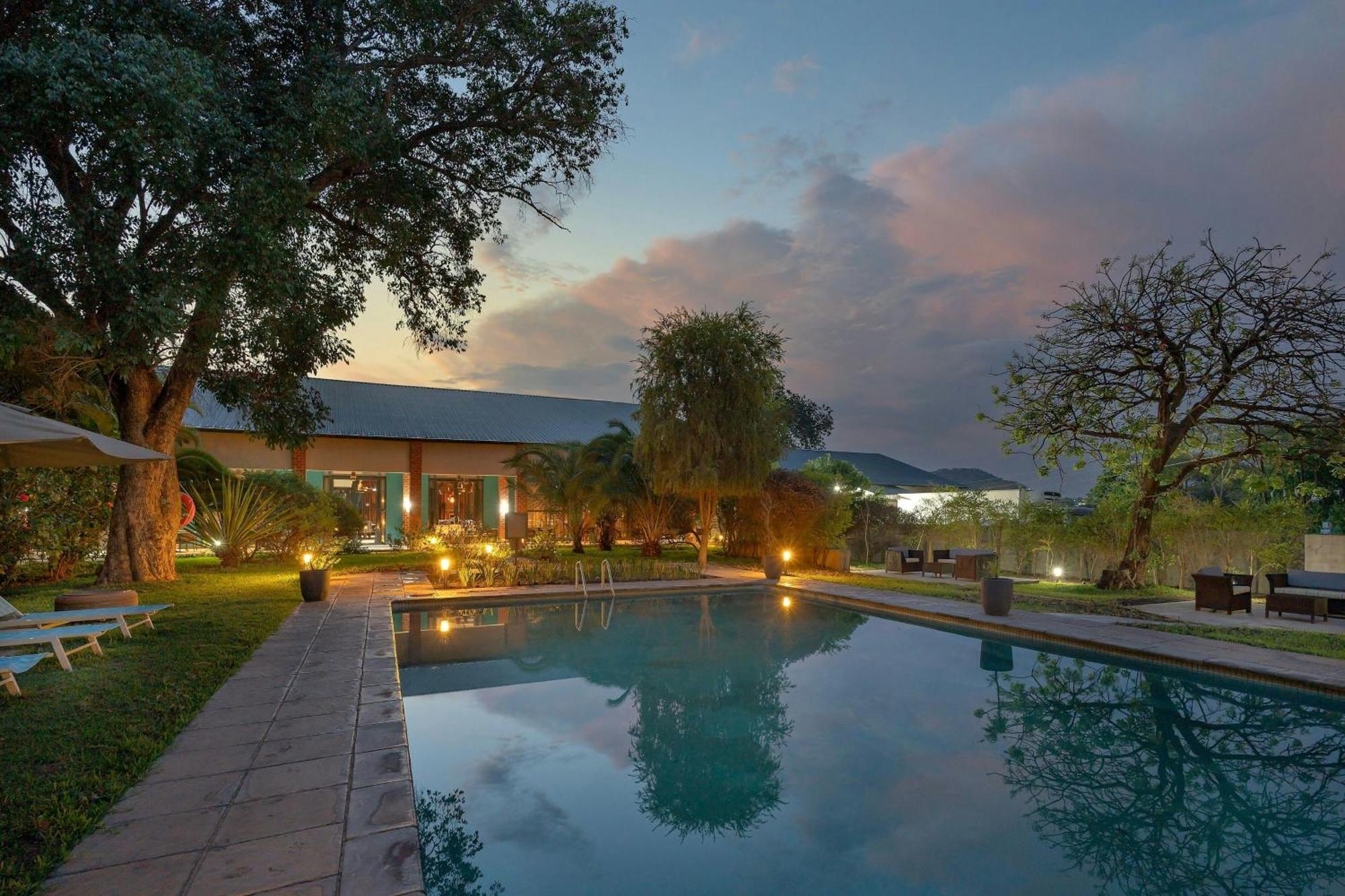 Protea Hotel By Marriott Ndola Esterno foto
