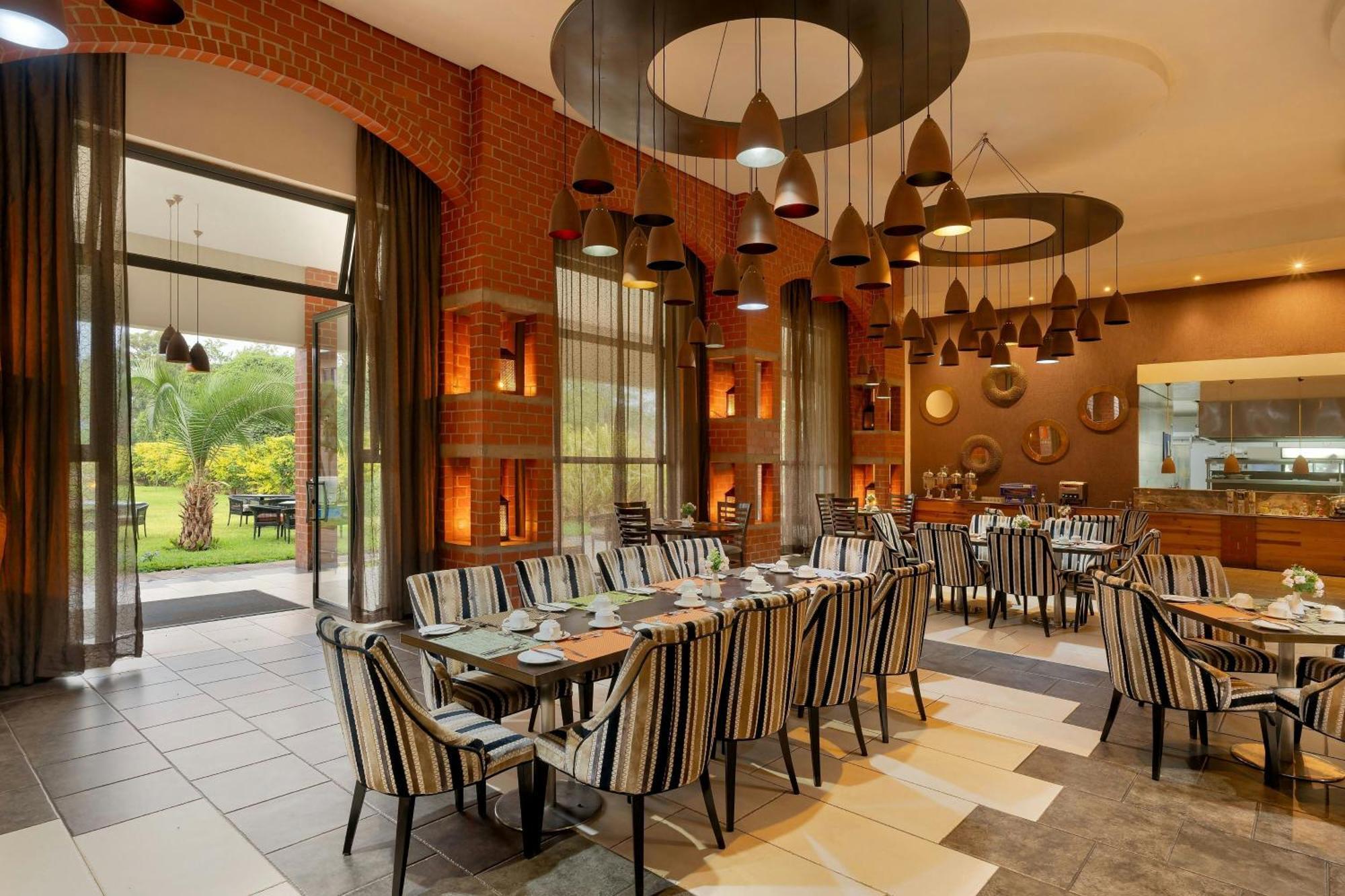 Protea Hotel By Marriott Ndola Esterno foto