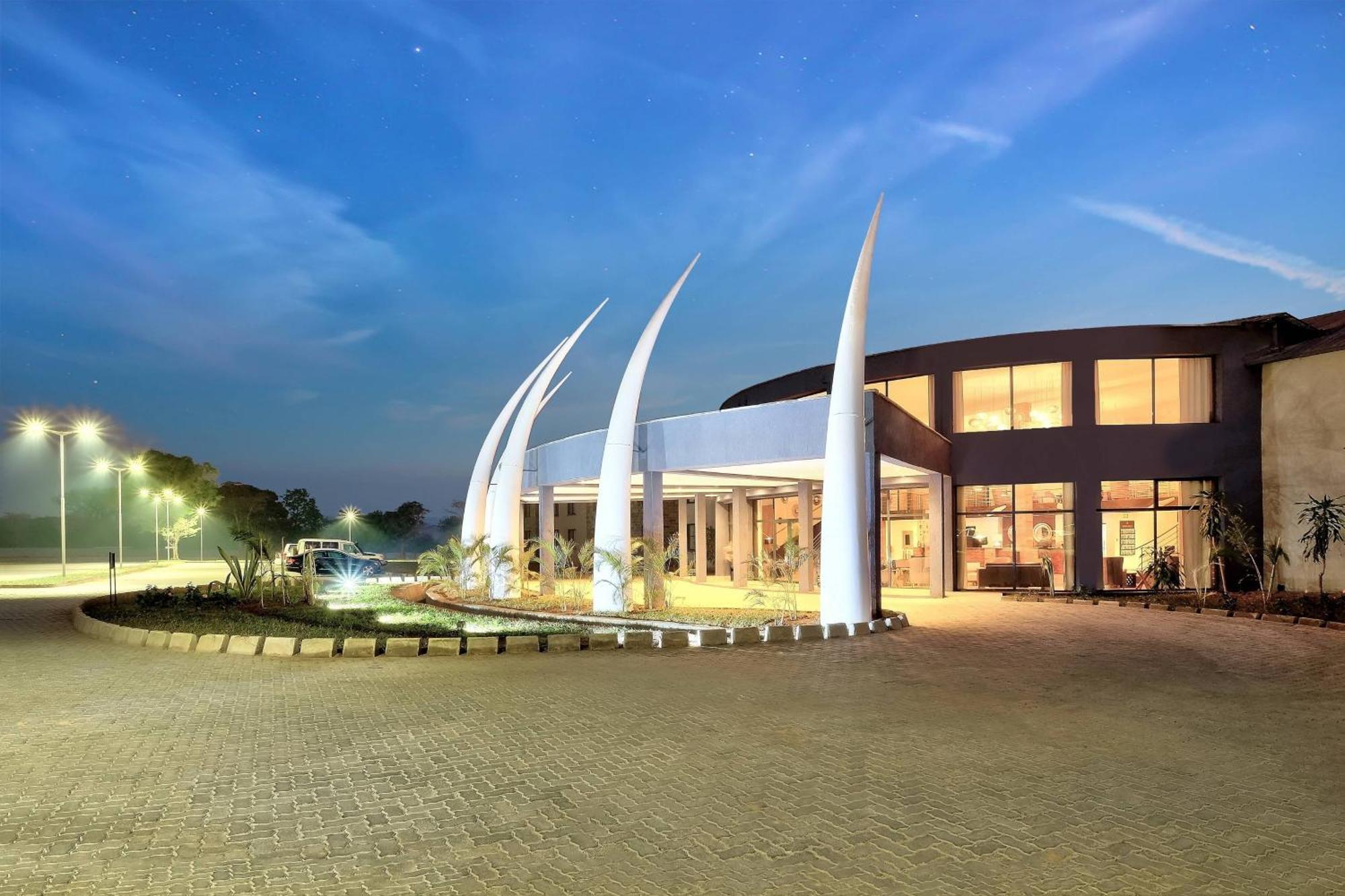 Protea Hotel By Marriott Ndola Esterno foto