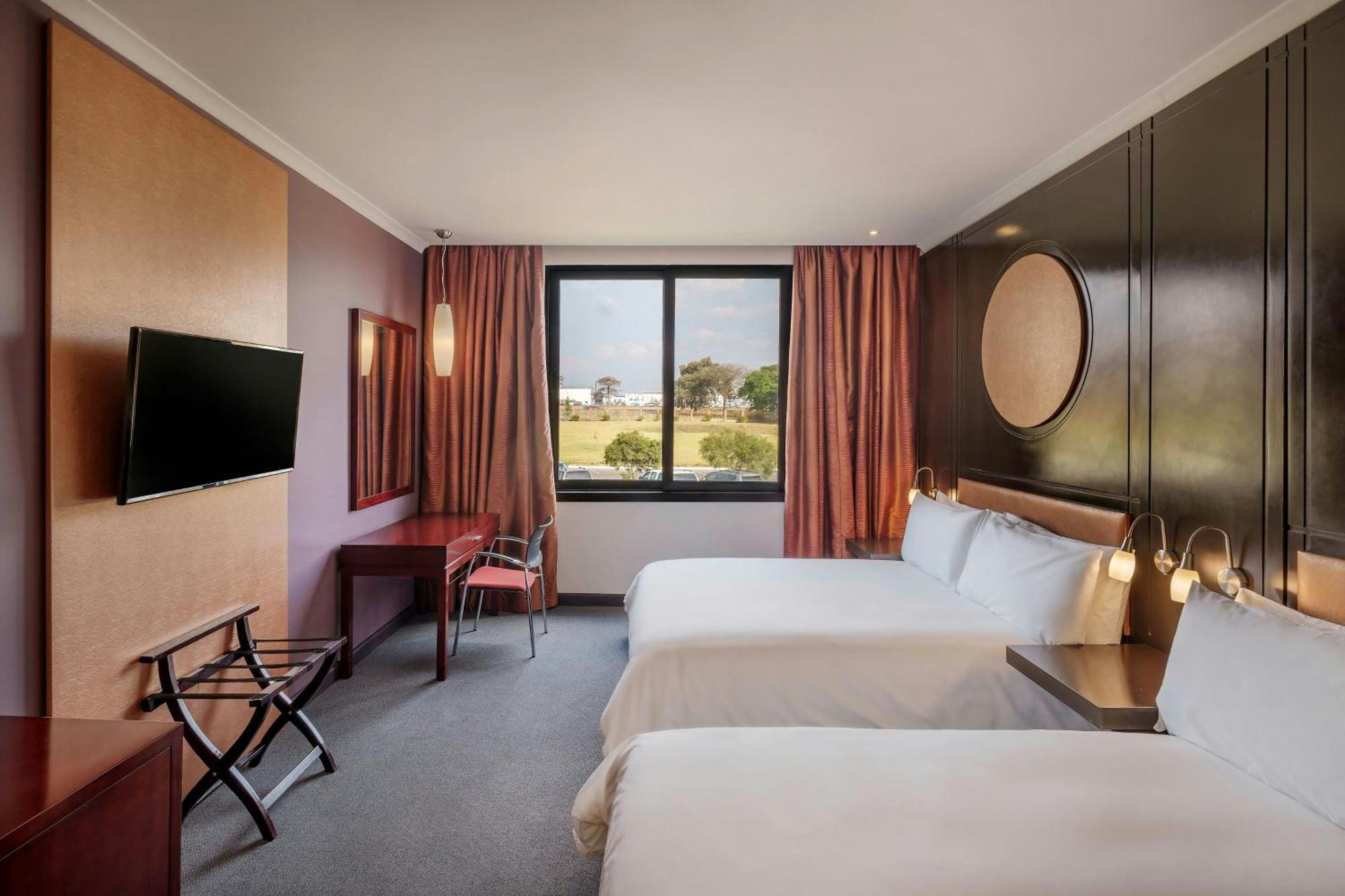 Protea Hotel By Marriott Ndola Esterno foto