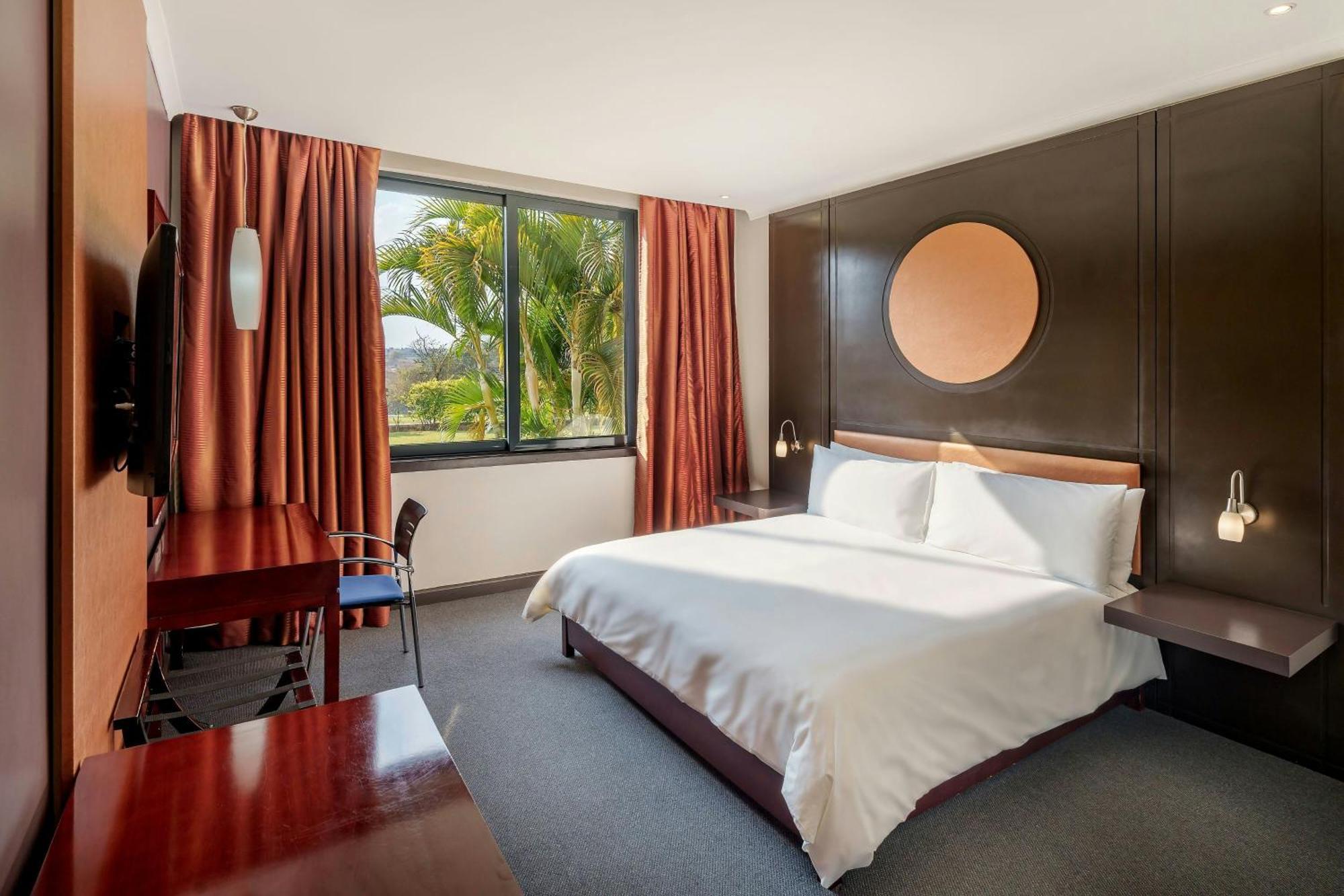 Protea Hotel By Marriott Ndola Esterno foto